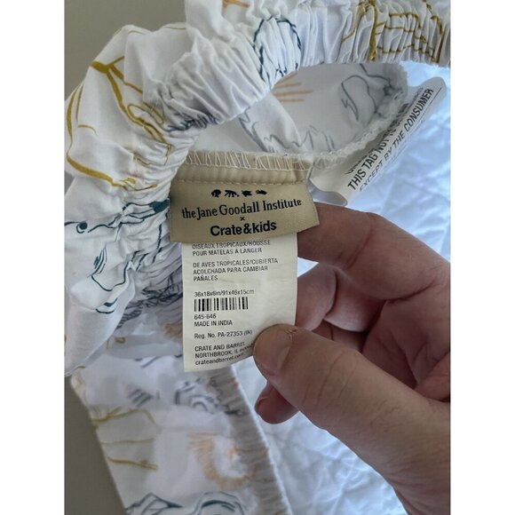 Goodall Institute x Crate&Kids Changing Pad Cover Sheet Birds Print Tropical Whi - Picture 6 of 6